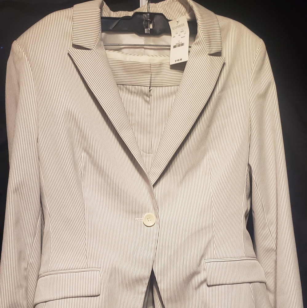 Express suit